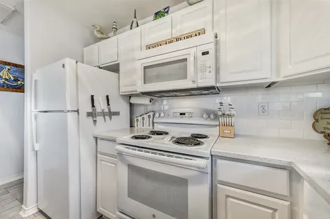 4130 Hardin Drive Galveston TX 77554