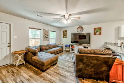 217 Hollow Oak Livingston TX 77351