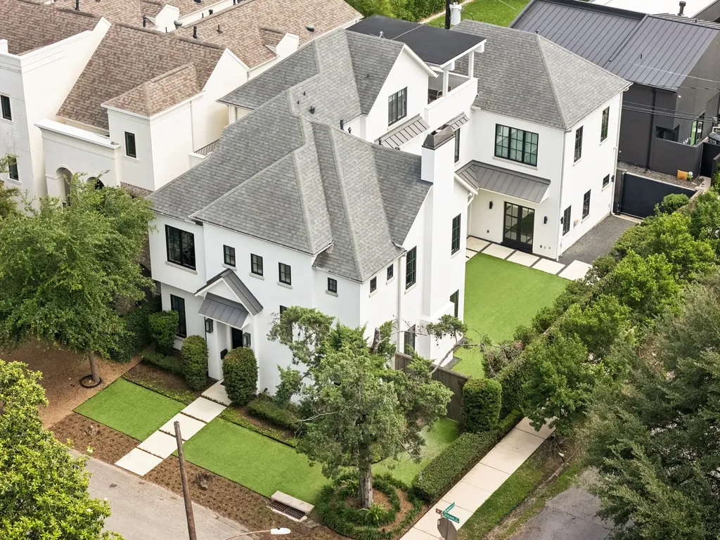 4521 Blossom Street Houston TX 77007