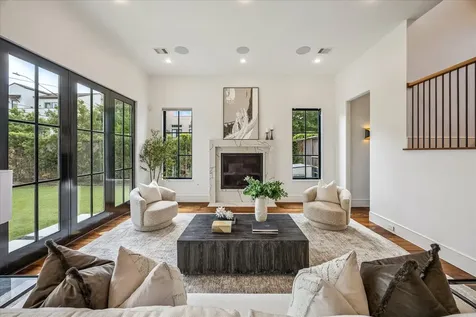 4521 Blossom Street Houston TX 77007
