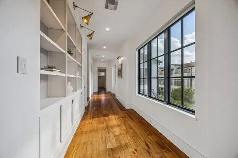 4521 Blossom Street Houston TX 77007