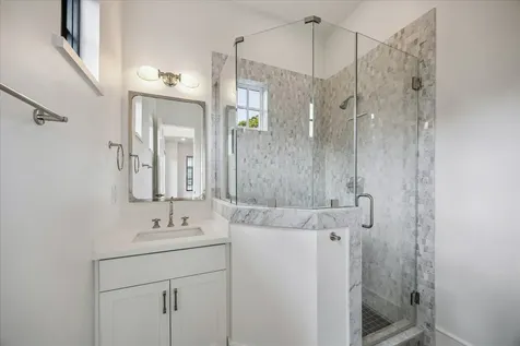 4521 Blossom Street Houston TX 77007