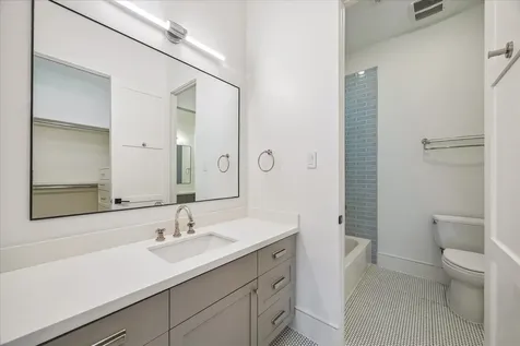 4521 Blossom Street Houston TX 77007