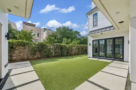 4521 Blossom Street Houston TX 77007