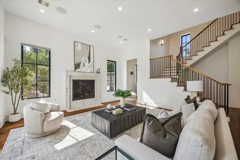 4521 Blossom Street Houston TX 77007