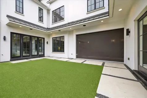 4521 Blossom Street Houston TX 77007