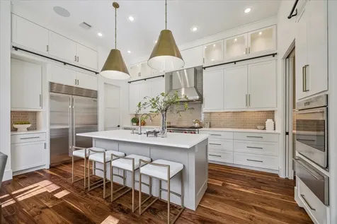 4521 Blossom Street Houston TX 77007