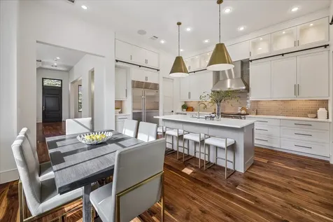 4521 Blossom Street Houston TX 77007