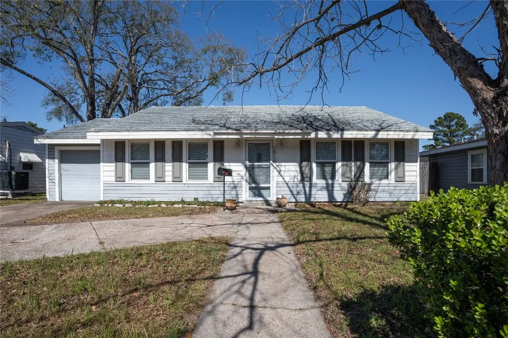 1516 W 43rd Street Houston TX 77018