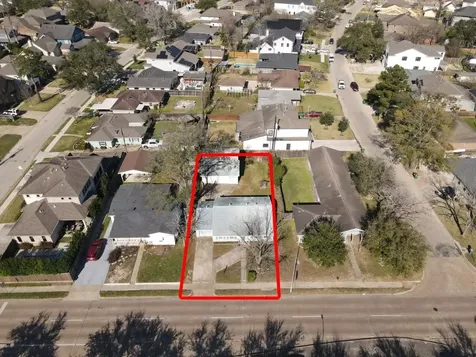 1516 W 43rd Street Houston TX 77018