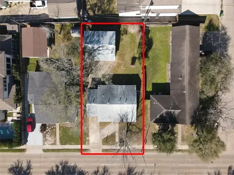 1516 W 43rd Street Houston TX 77018