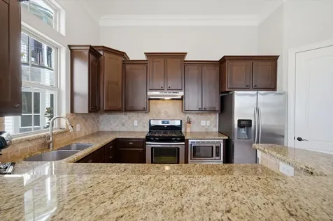 2002 Sabine Street Houston TX 77007