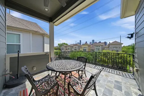 2002 Sabine Street Houston TX 77007