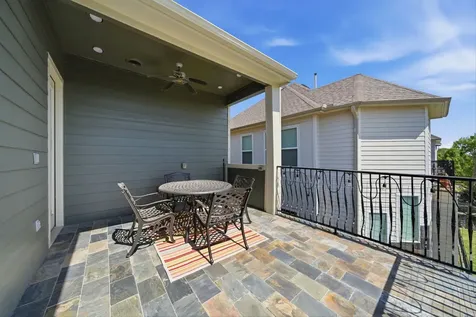 2002 Sabine Street Houston TX 77007