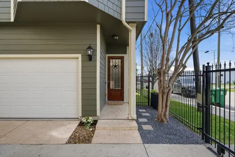 2002 Sabine Street Houston TX 77007