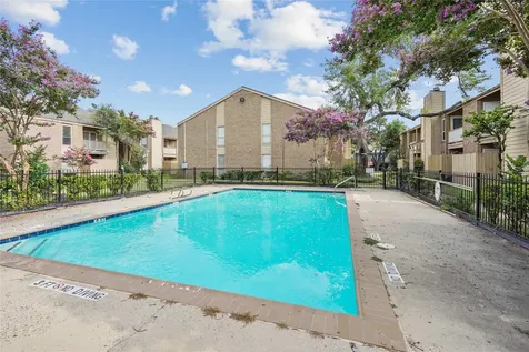 10211 Sugar Branch Drive 324 Houston TX 77036