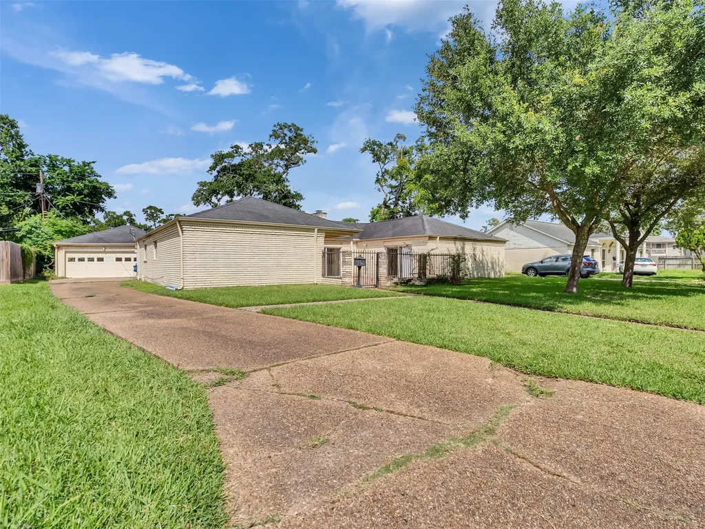 3015 Inwood Drive Dickinson TX 77539