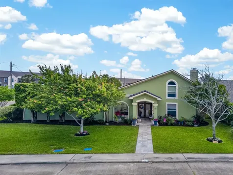 70 Colony Park Circle Galveston TX 77551