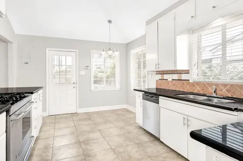 2327 Dorrington Street Houston TX 77030