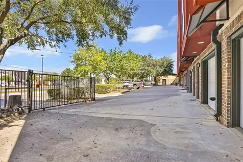 310 S Jensen Drive 2 Houston TX 77003
