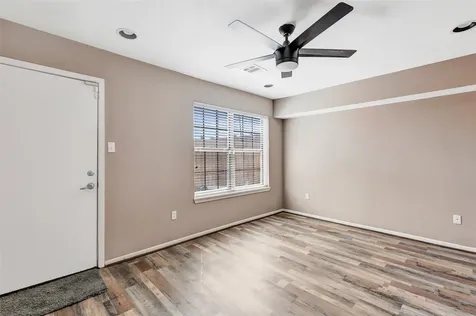 310 S Jensen Drive 2 Houston TX 77003