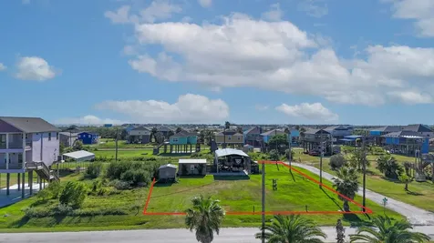913 O Neil Road Crystal Beach TX 77650