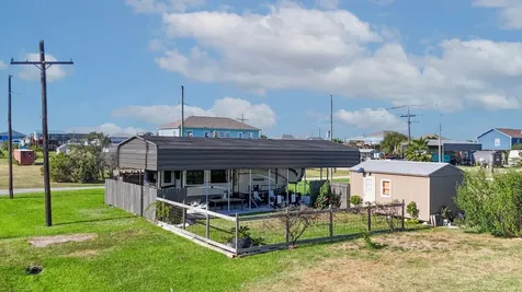 913 O Neil Road Crystal Beach TX 77650