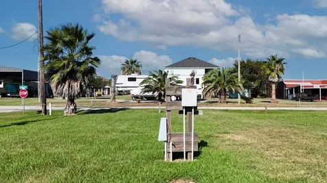 913 O Neil Road Crystal Beach TX 77650