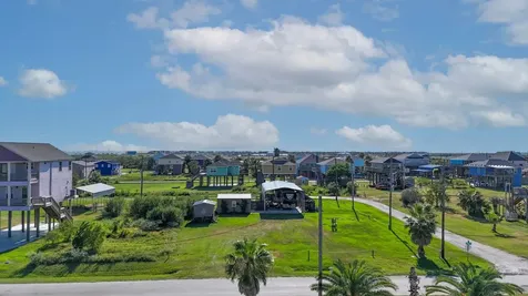913 O Neil Road Crystal Beach TX 77650