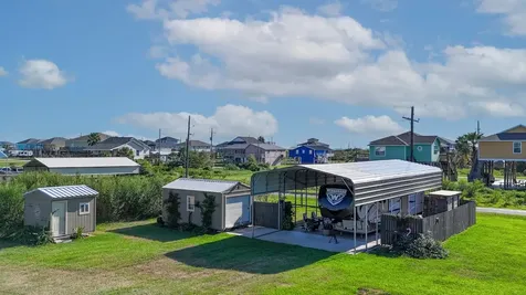 913 O Neil Road Crystal Beach TX 77650