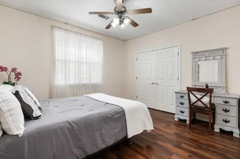 221 N Woodside Lane Montgomery TX 77356