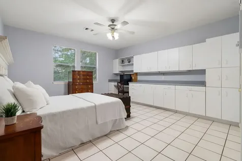 221 N Woodside Lane Montgomery TX 77356