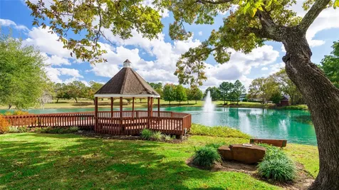 221 N Woodside Lane Montgomery TX 77356