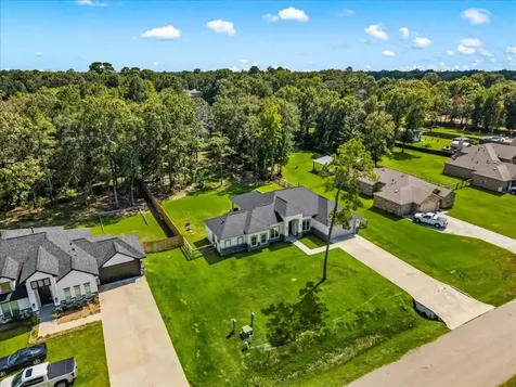 158 Road 6609 Dayton TX 77535