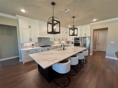 838 Oak Ridge Drive Angleton TX 77515