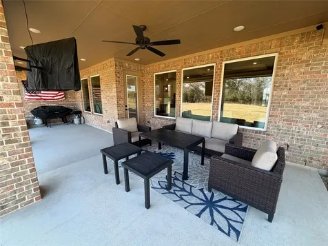 838 Oak Ridge Drive Angleton TX 77515