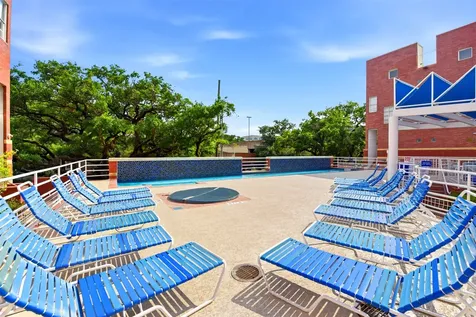 4004 Montrose Boulevard 43 Houston TX 77006