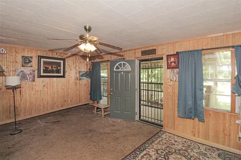 164 Tom Livingston TX 77351