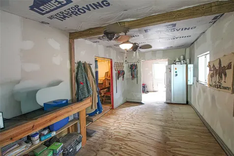 164 Tom Livingston TX 77351