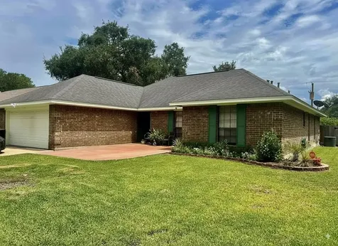 2816 La Mesa Street Bay City TX 77414