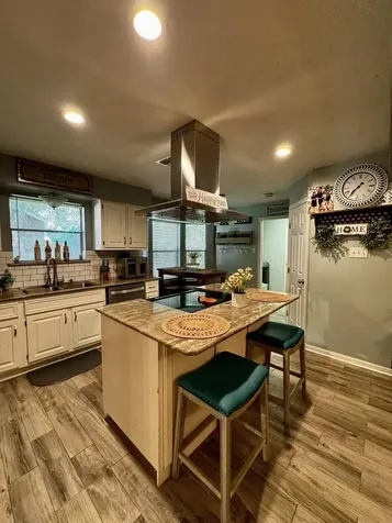 2816 La Mesa Street Bay City TX 77414