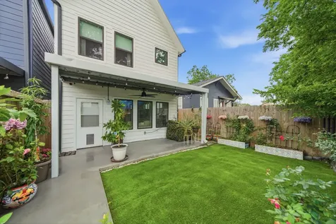 2506 Noble Street Houston TX 77026