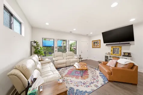 2506 Noble Street Houston TX 77026