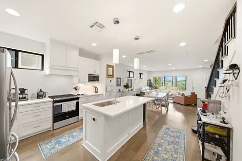 2506 Noble Street Houston TX 77026