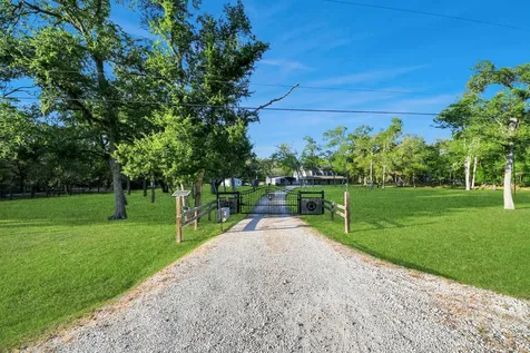 20202 Deer Run Road Damon TX 77430