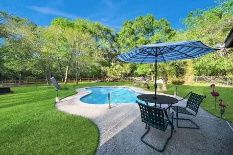 20202 Deer Run Road Damon TX 77430