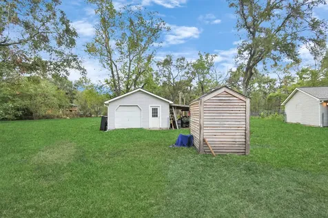 20202 Deer Run Road Damon TX 77430
