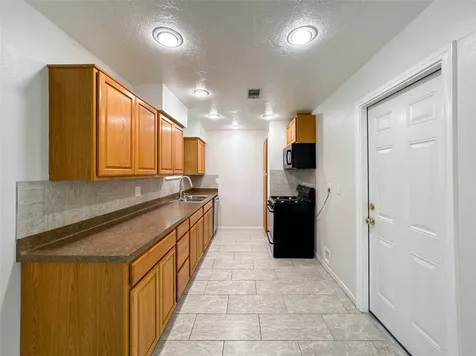 506 Avondale Lane Friendswood TX 77546