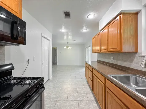 506 Avondale Lane Friendswood TX 77546