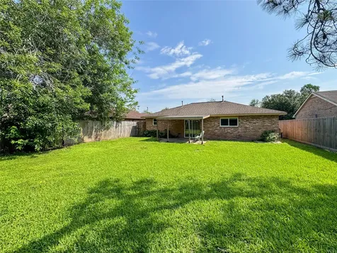 506 Avondale Lane Friendswood TX 77546